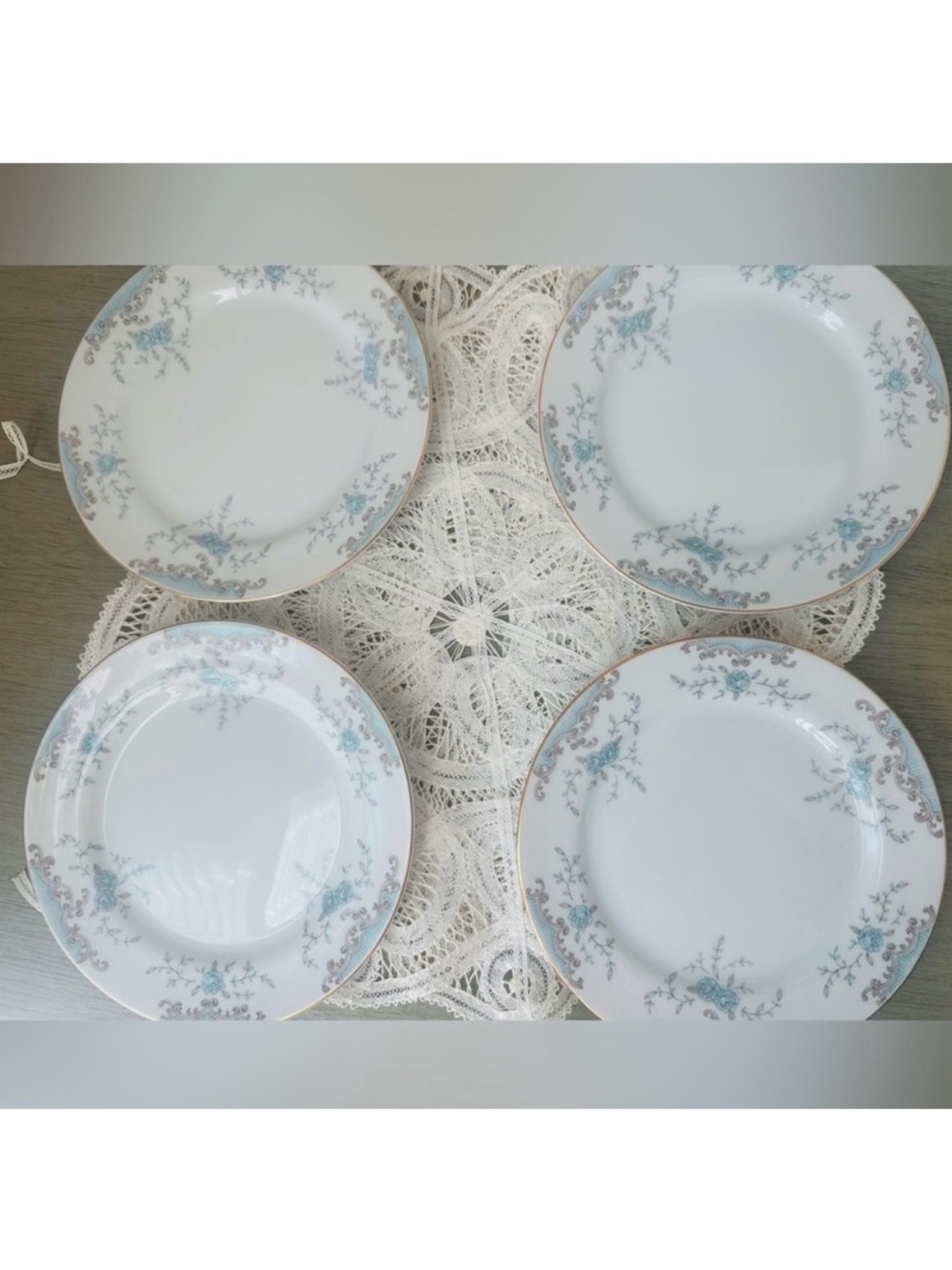 W Dalton Imperial China Seville
5303 White Blue Flowers 6.5"
Bread Plates